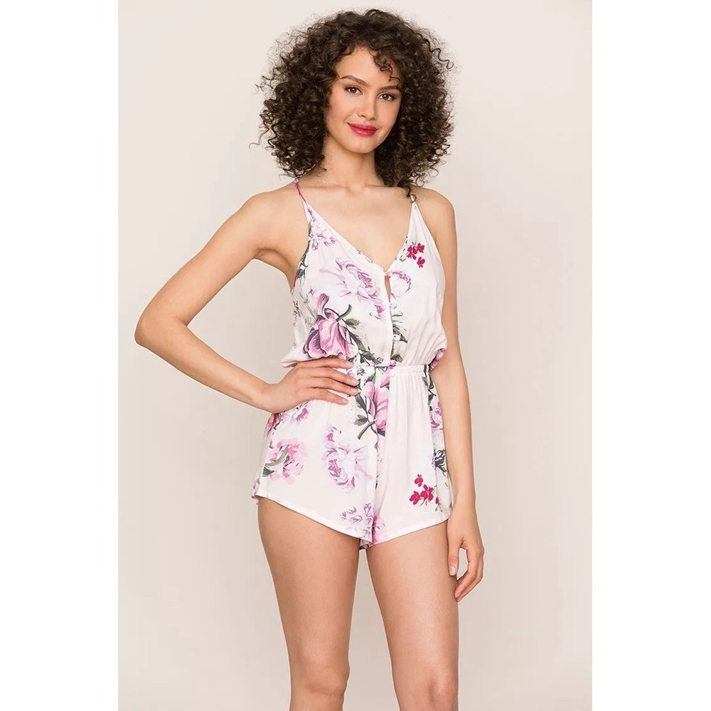 Yumi Kim Sugar & Spice Floral Pajama Romper Swoon Light Cameo Pink Sz M NWT - Picture 13 of 14
